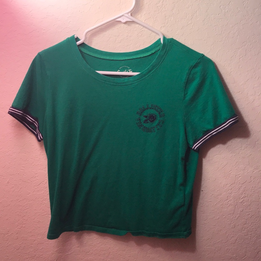 Green crop tee
